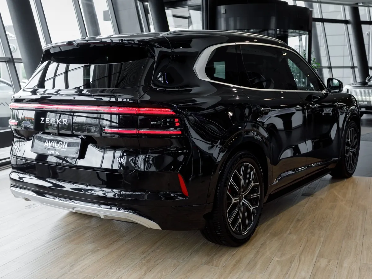 Zeekr 8X 2.0h AT 4WD (898 л.с.) Ultra+ Черный в АВИЛОН. Слайд №7