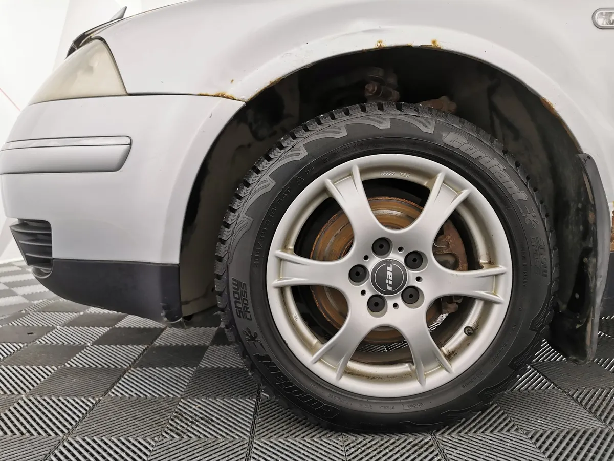 Volkswagen Passat 1.8 T MT (150 л.с.) Серебристый в АВИЛОН. Слайд №9