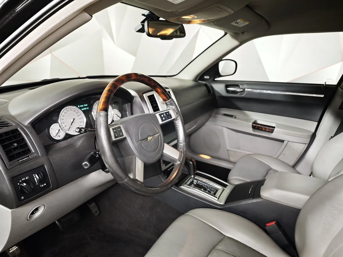 Chrysler 300C 3.5 AT (249 л.с.) Черный в АВИЛОН. Слайд №19
