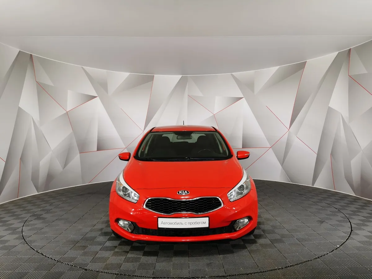 Kia Ceed 1.6 AT (129 л.с.) Luxe Красный в АВИЛОН. Слайд №7