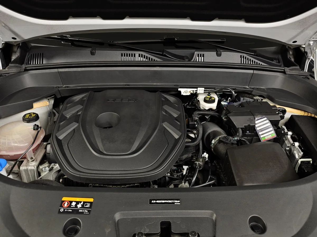 Geely Monjaro 2.0T 8AT 4WD (238 л.с.) Flagship Белый в АВИЛОН. Слайд №11