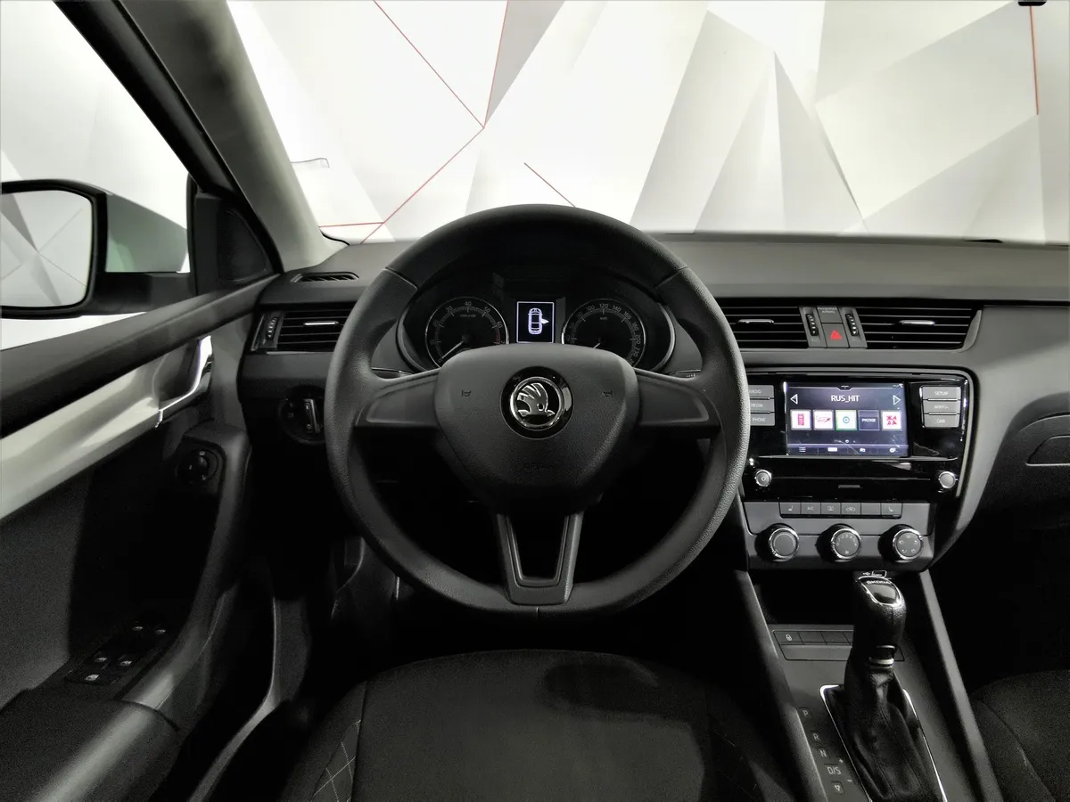 Skoda Octavia 1.6 AT (110 л.с.) Белый в АВИЛОН. Слайд №19