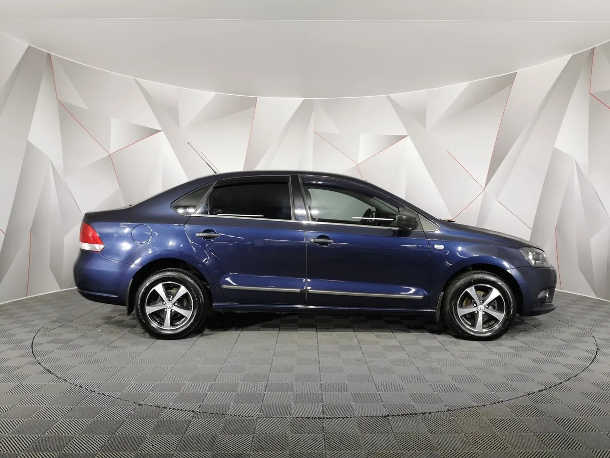Volkswagen Polo 1.6 MT (105 л.с.) Comfortline Синий в АВИЛОН. Слайд №6