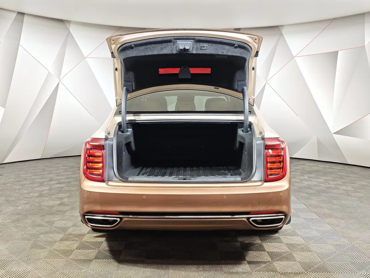 Hongqi H9 2.0T AT (245 л.с.) Делюкс двухцветный Коричневый в АВИЛОН. Слайд №11