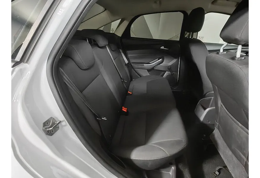 АВИЛОН - Ford Focus 1.6 MT (105 л.с.) Special Edition Белый - slide 8
