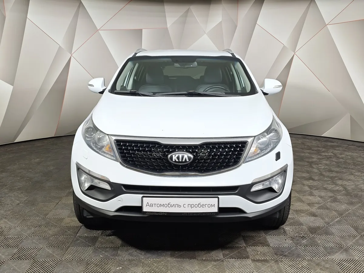 Kia Sportage 2.0 AT 4WD (150 л.с.) Luxe Белый в АВИЛОН. Слайд №7