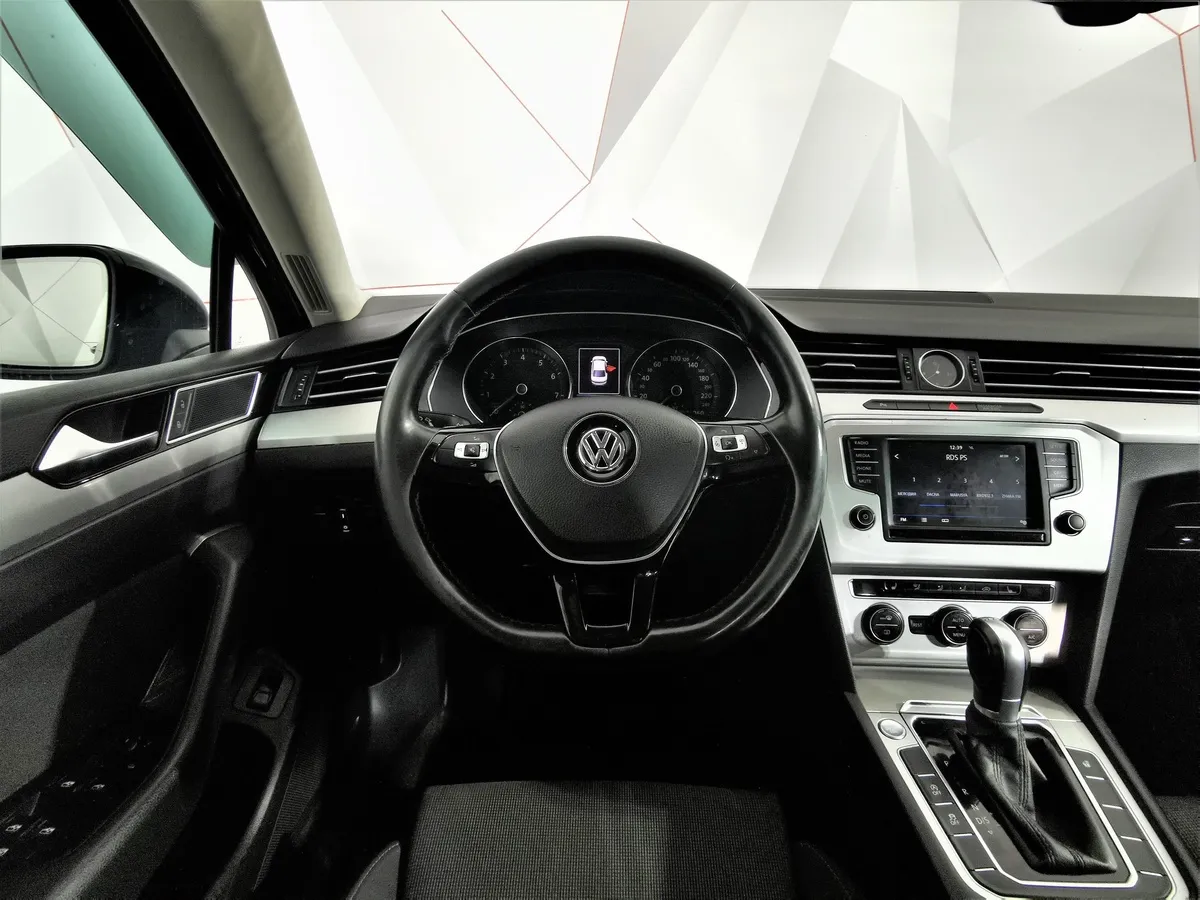 Volkswagen Passat 1.8 TSI BlueMotion DSG (180 л.с.) Comfortline Черный в АВИЛОН. Слайд №19