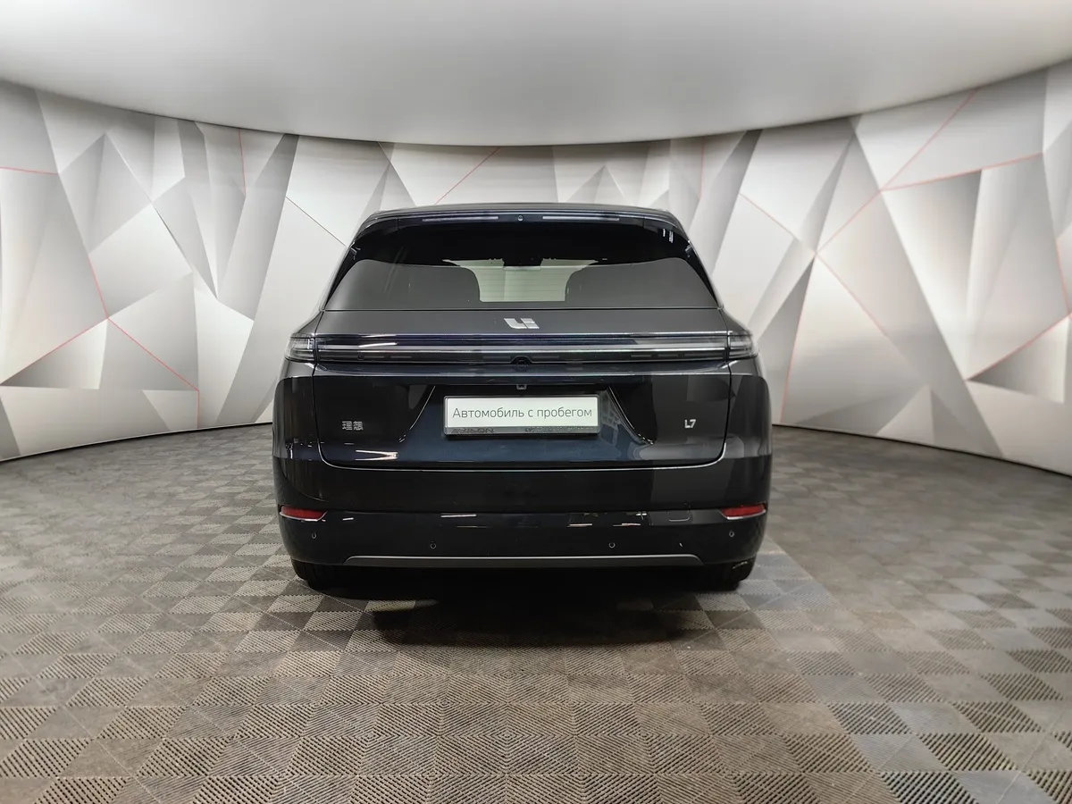 Li Auto L7 1.5 AT 4WD (449 л.с.) Pro Черный в АВИЛОН. Слайд №8