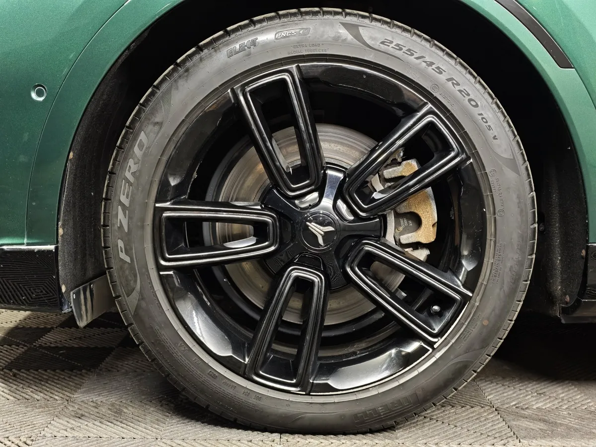Voyah Free EVR 1.5 AT AWD (489 л.с.) Зеленый в АВИЛОН. Слайд №9