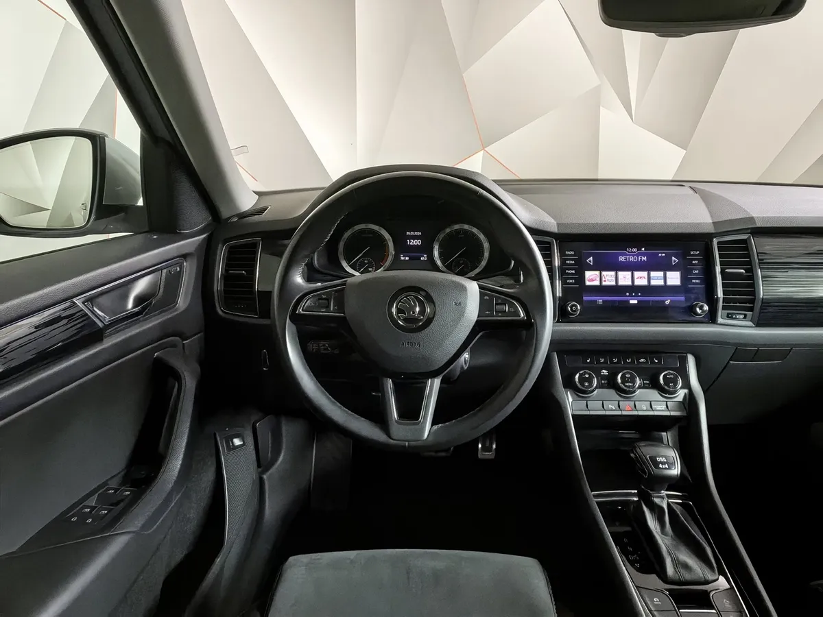 Skoda Kodiaq 2.0 TSI DSG 4X4 (180 л.с.) Серебристый в АВИЛОН. Слайд №19