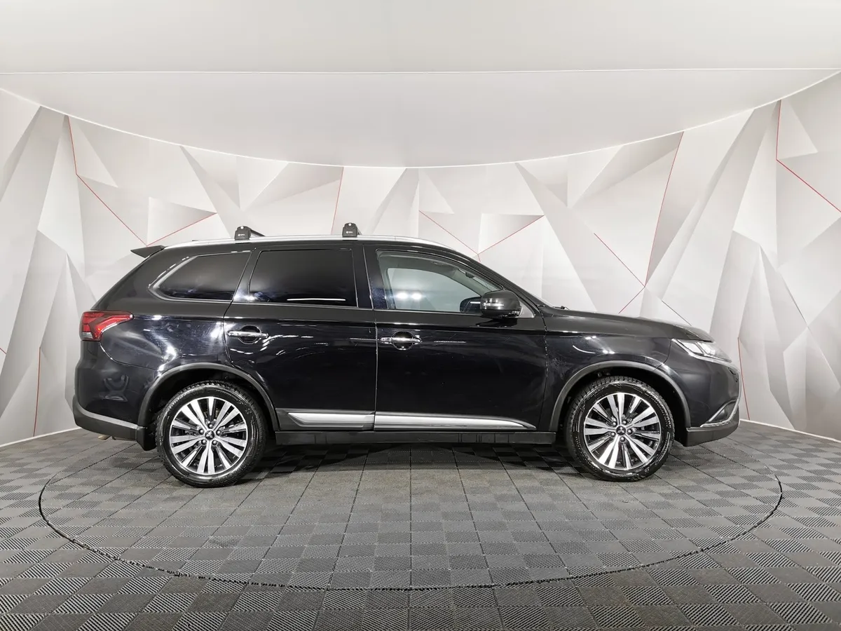 Mitsubishi Outlander 2.4 MIVEC CVT 4WD (167 л.с.) Ultimate Черный в АВИЛОН. Слайд №6