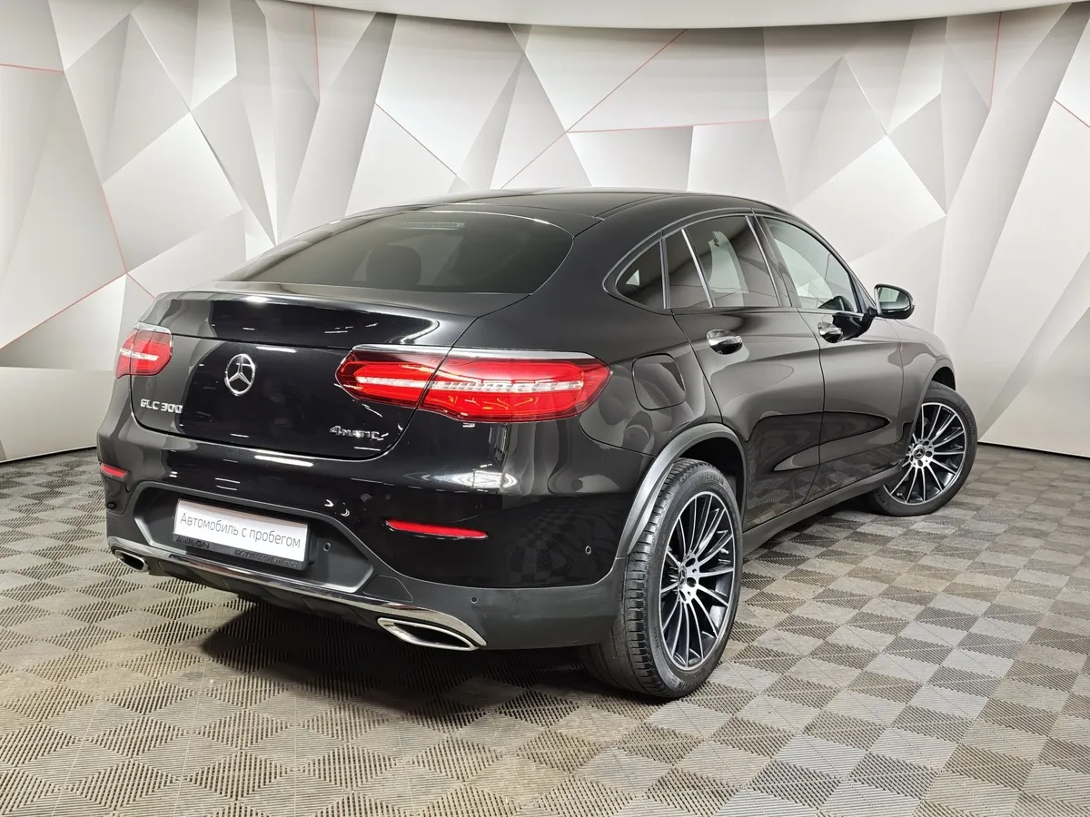 Mercedes-Benz GLC Купе 300 d 9G-TRONIC 4MATIC (245 л.с.) Premium Черный в АВИЛОН. Слайд №2