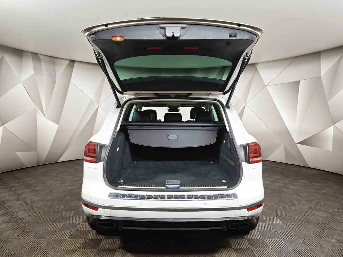 Volkswagen Touareg 3.0 TDI Tiptronic 4Motion (245 л.с.) Белый в АВИЛОН. Слайд №12