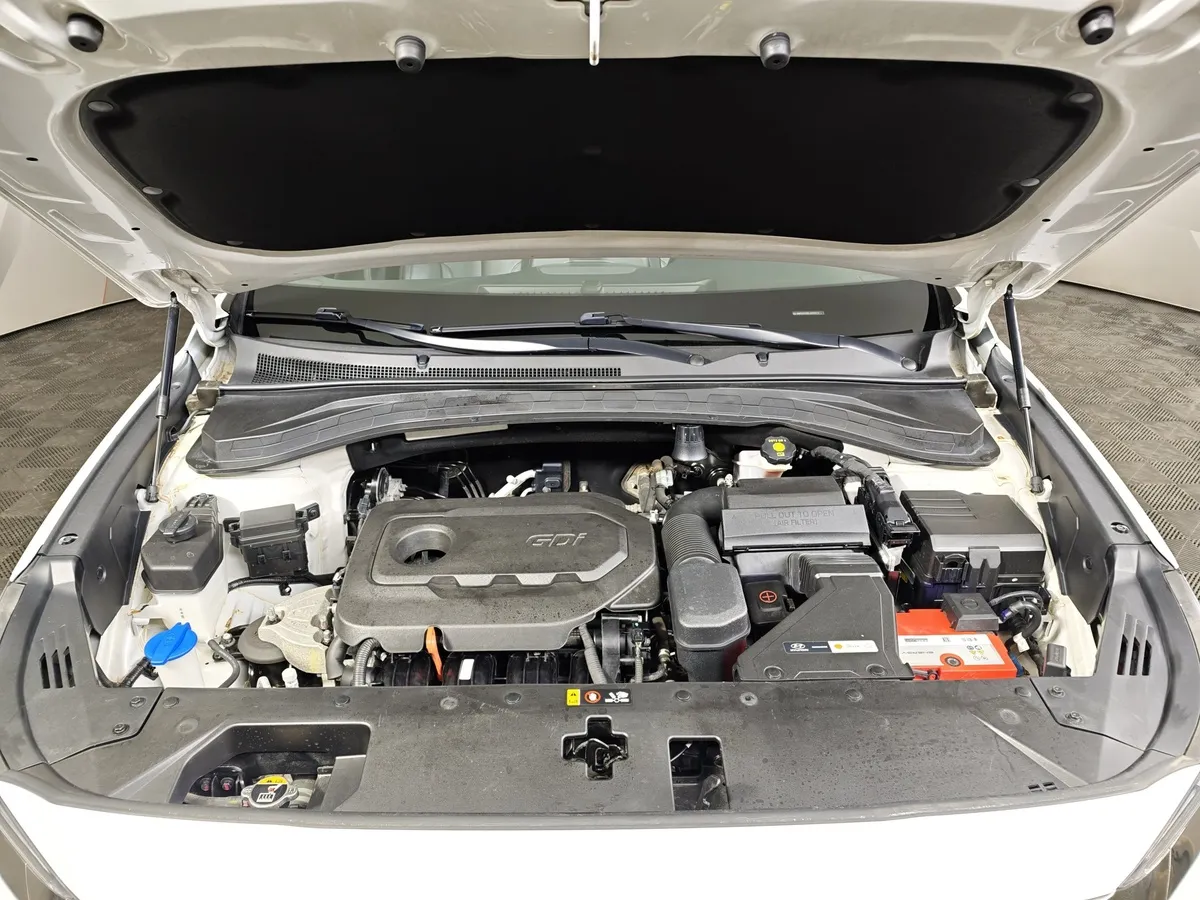 Hyundai Santa Fe 2.4 (188 л.с.) - 6AT Premier Белый в АВИЛОН. Слайд №11