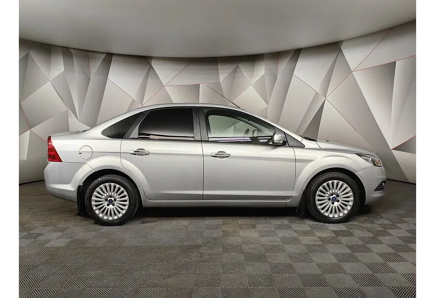 Ford Focus 1.6 AT (101 л.с.) Titanium Серебристый в АВИЛОН. Слайд №4 Ford Focus 1.6 AT (101 л.с.) Titanium Серебристый в АВИЛОН. Слайд №4