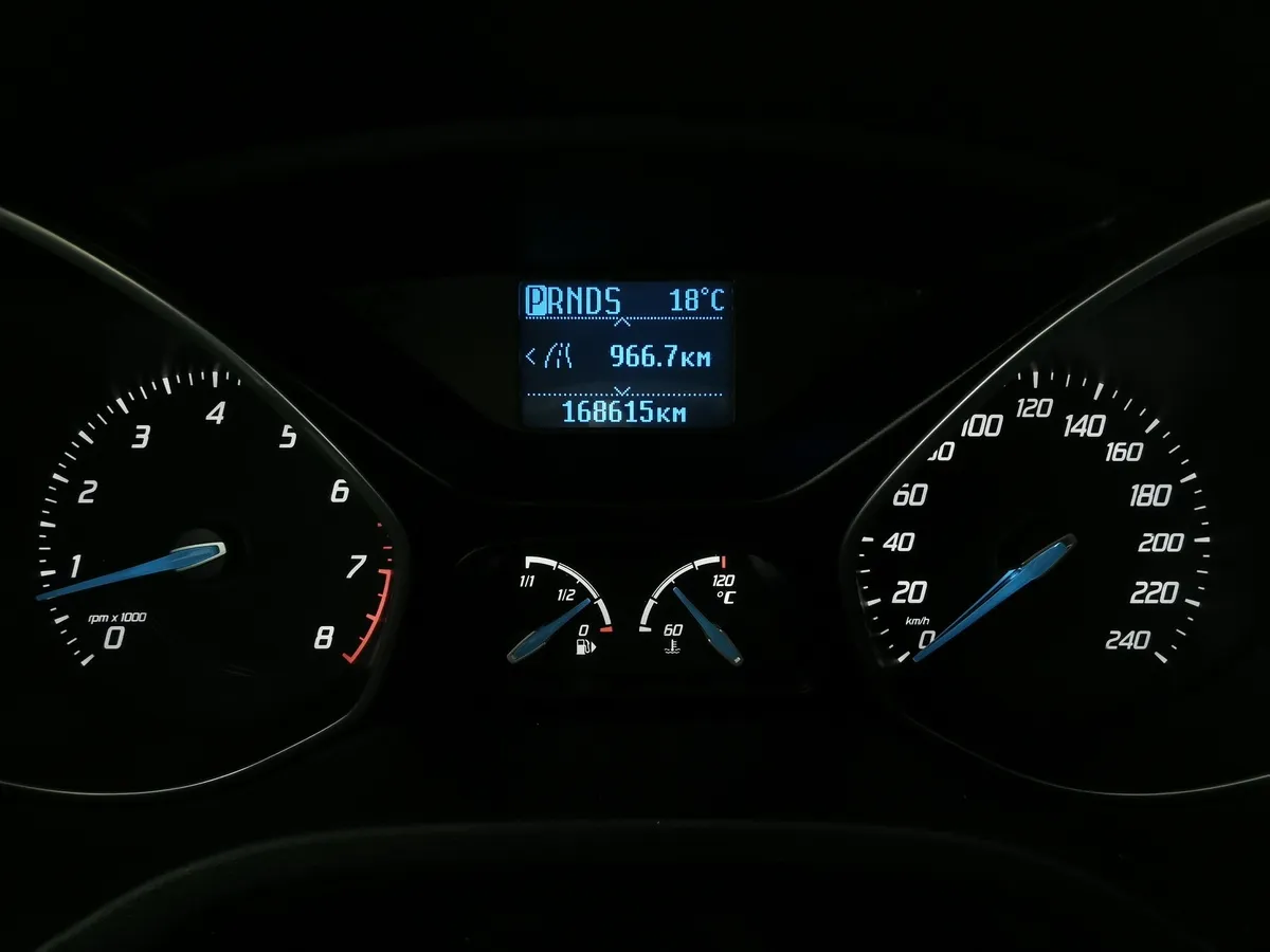 Ford Focus 1.6 PowerShift (125 л.с.) Titanium Черный в АВИЛОН. Слайд №16