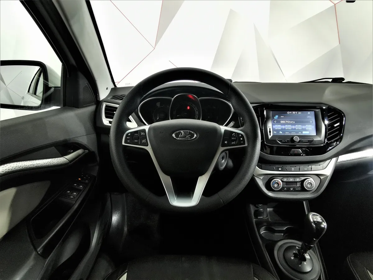 ВАЗ (Lada) Vesta 1.8 AMT (122 л.с.) Белый в АВИЛОН. Слайд №18