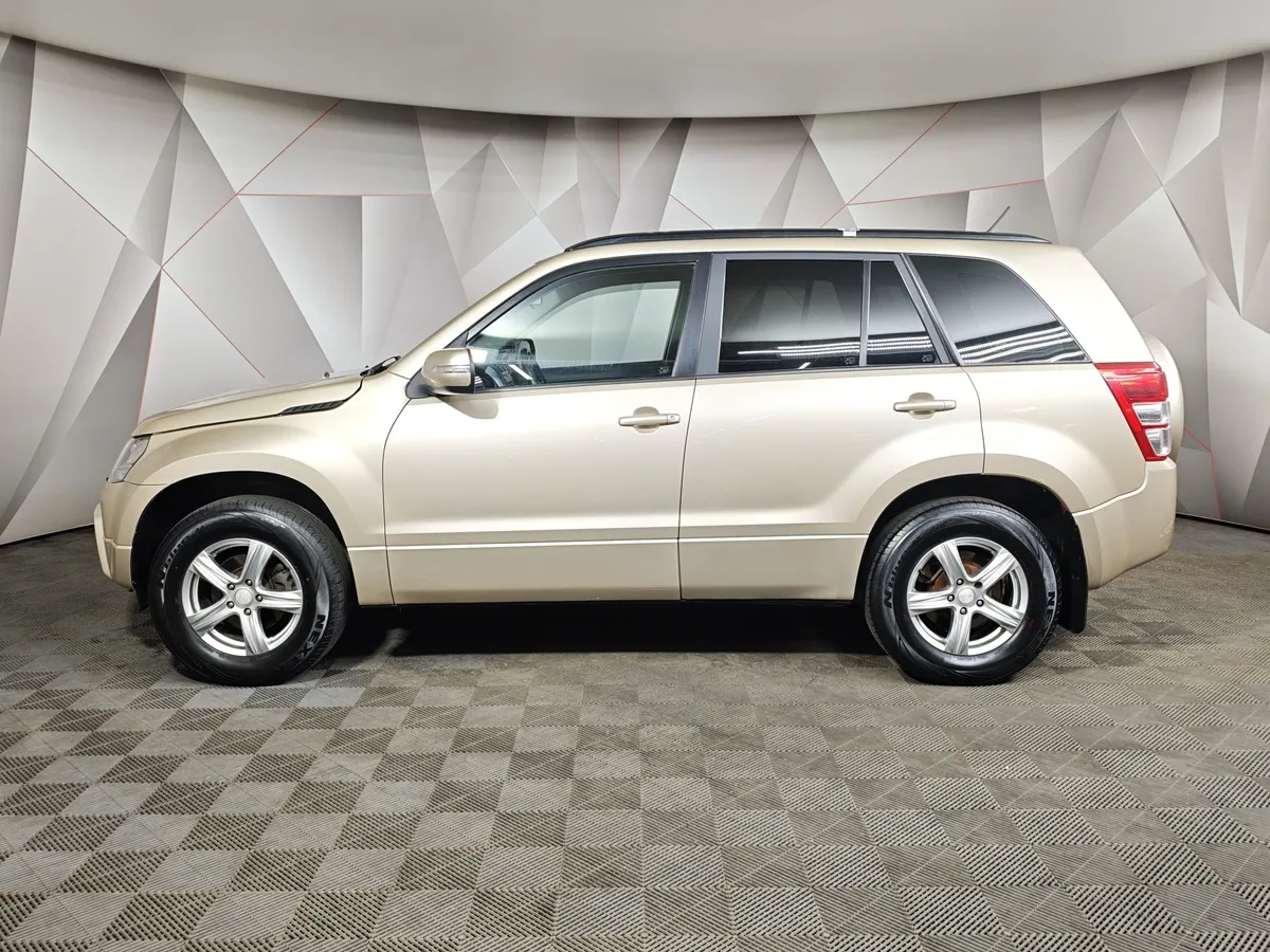 Suzuki Grand Vitara 2.0 AT AWD (140 л.с.) Бежевый в АВИЛОН. Слайд №5