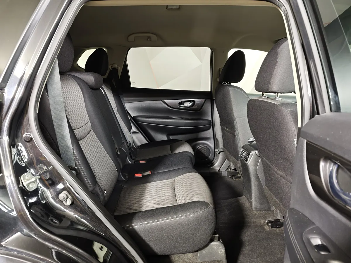 Nissan X-Trail 2.5 CVT AWD (171 л.с.) Черный в АВИЛОН. Слайд №16