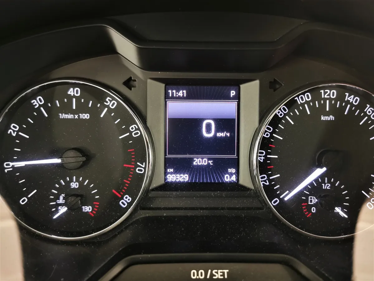 Skoda Octavia 1.8 TSI DSG 4x4 (180 л.с.) Elegance Коричневый в АВИЛОН. Слайд №17