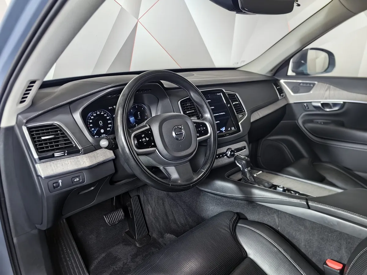 Volvo XC90 2.0 D5 Drive-E AT AWD (7 мест) (235 л.с.) Momentum Серый в АВИЛОН. Слайд №19