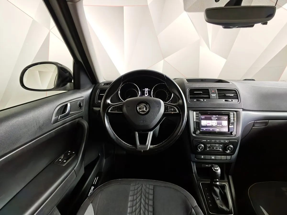Skoda Yeti 1.8 TSI 4x4 DSG (152 л.с.) Белый в АВИЛОН. Слайд №19