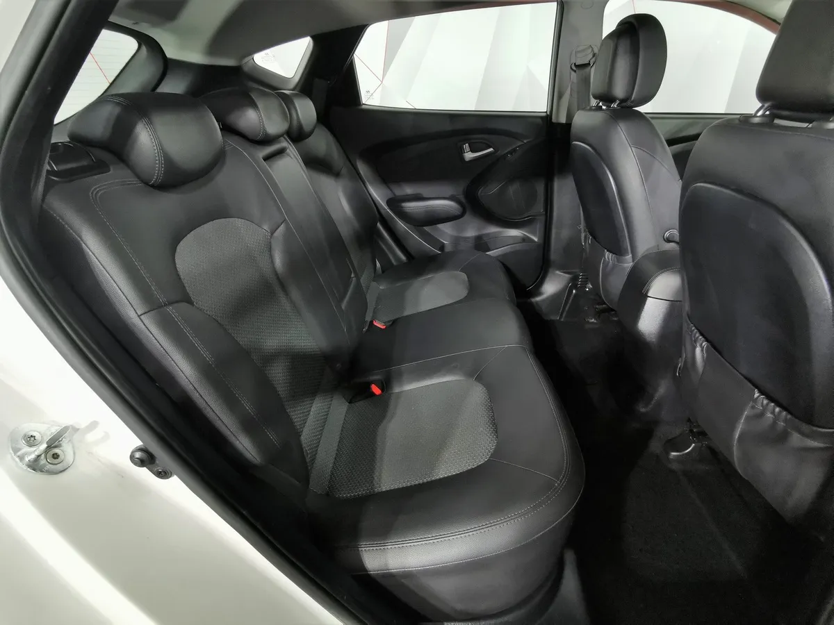 Hyundai ix35 2.0 AT 4WD (150 л.с.) Comfort + Navi Белый в АВИЛОН. Слайд №15