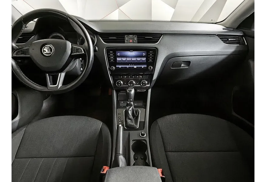 АВИЛОН - Skoda Octavia 1.4 TSI DSG (150 л.с.) Ambition Белый - slide 9