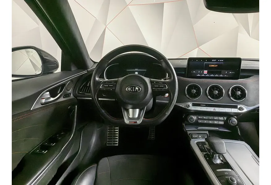 Kia Stinger 2.0 AT AWD (247 л.с.) GT Line Белый в АВИЛОН. Слайд №12