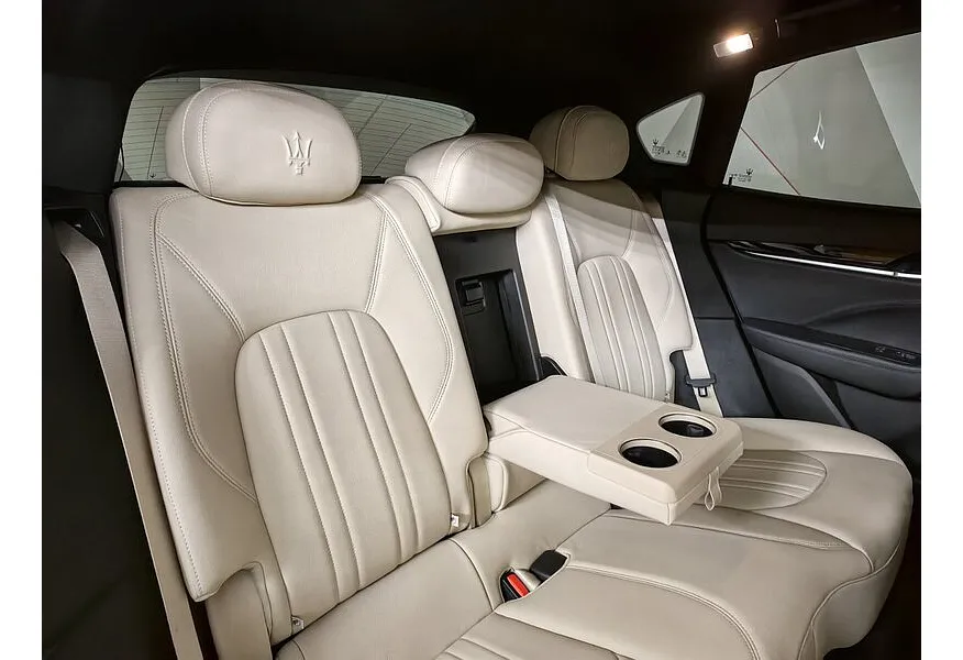 Maserati Levante Diesel 3.0 V6 AT (275 л.с.) Черный в АВИЛОН. Слайд №17