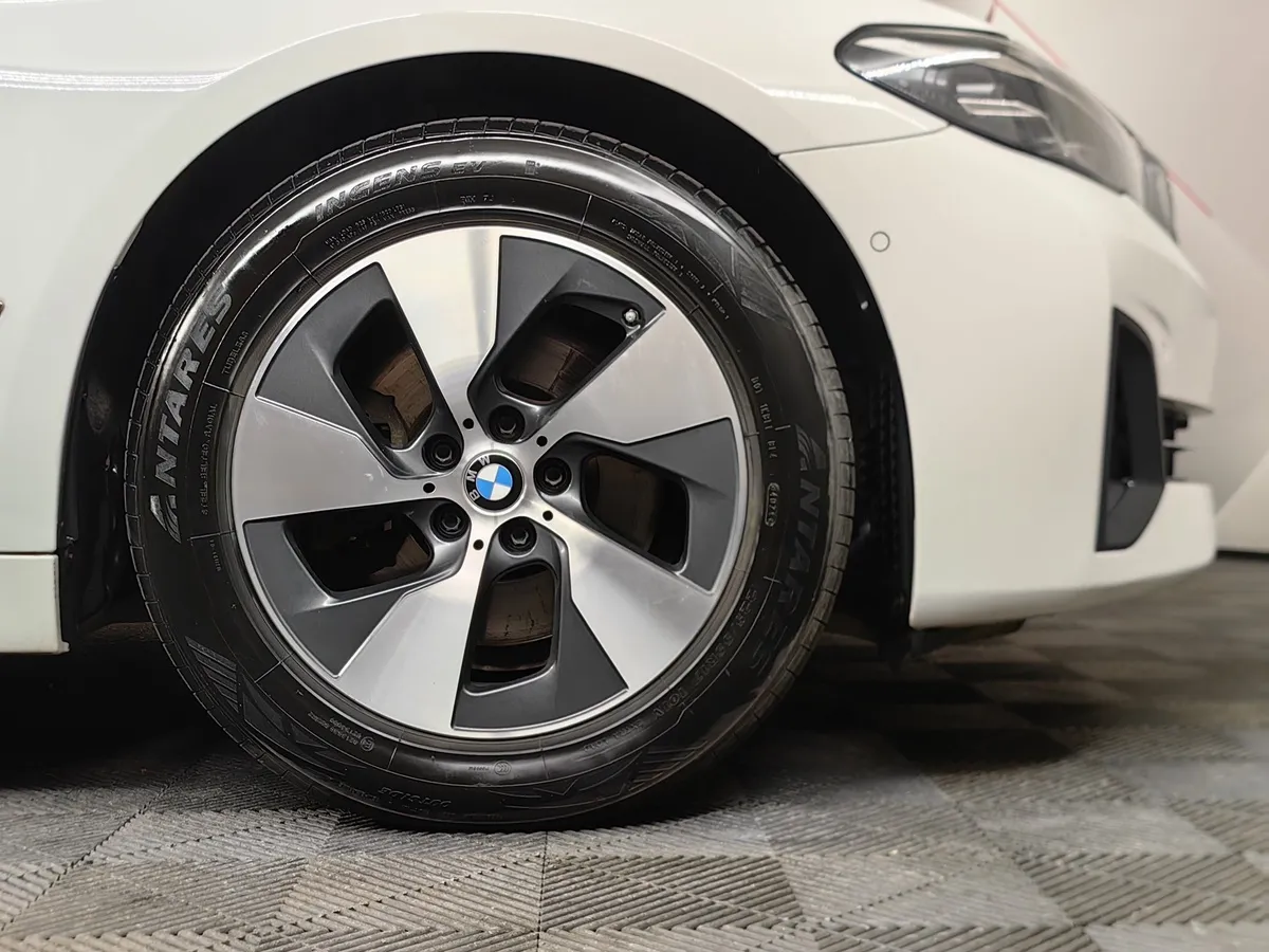 BMW 5 серия 520d Steptronic (190 л.с.) Белый в АВИЛОН. Слайд №7
