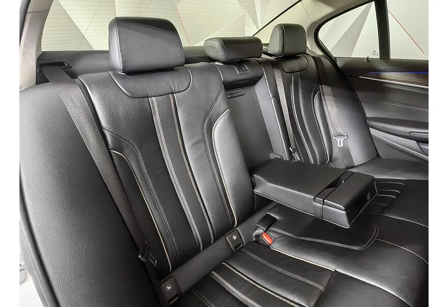 АВИЛОН - BMW 5 серия 520d xDrive Steptronic (190 л.с.) Белый - slide 11