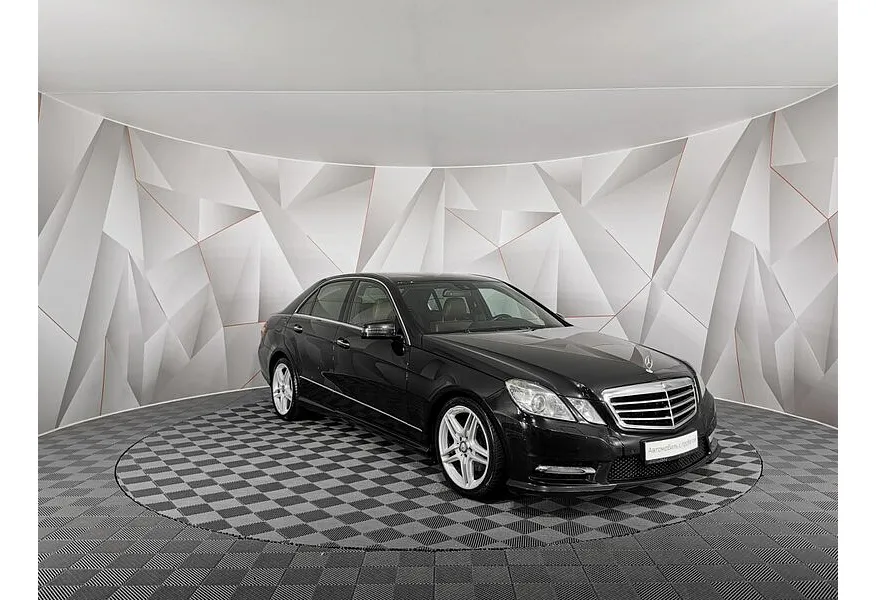 Mercedes-Benz E-Класс E 300 BlueEfficiency 7G-Tronic Plus (249 л.с.) Черный в АВИЛОН. Слайд №3