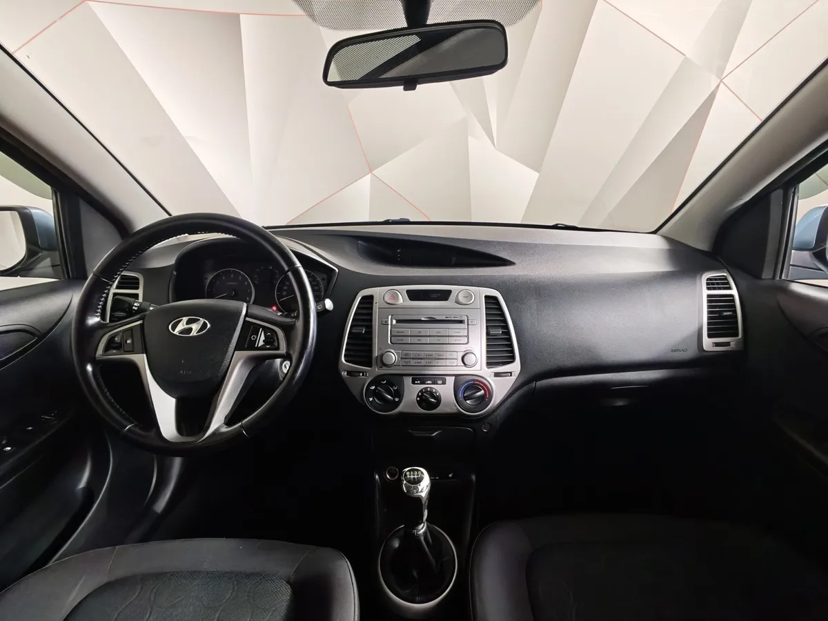 Hyundai i20 1.4 AT (101 л.с.) Голубой в АВИЛОН. Слайд №14