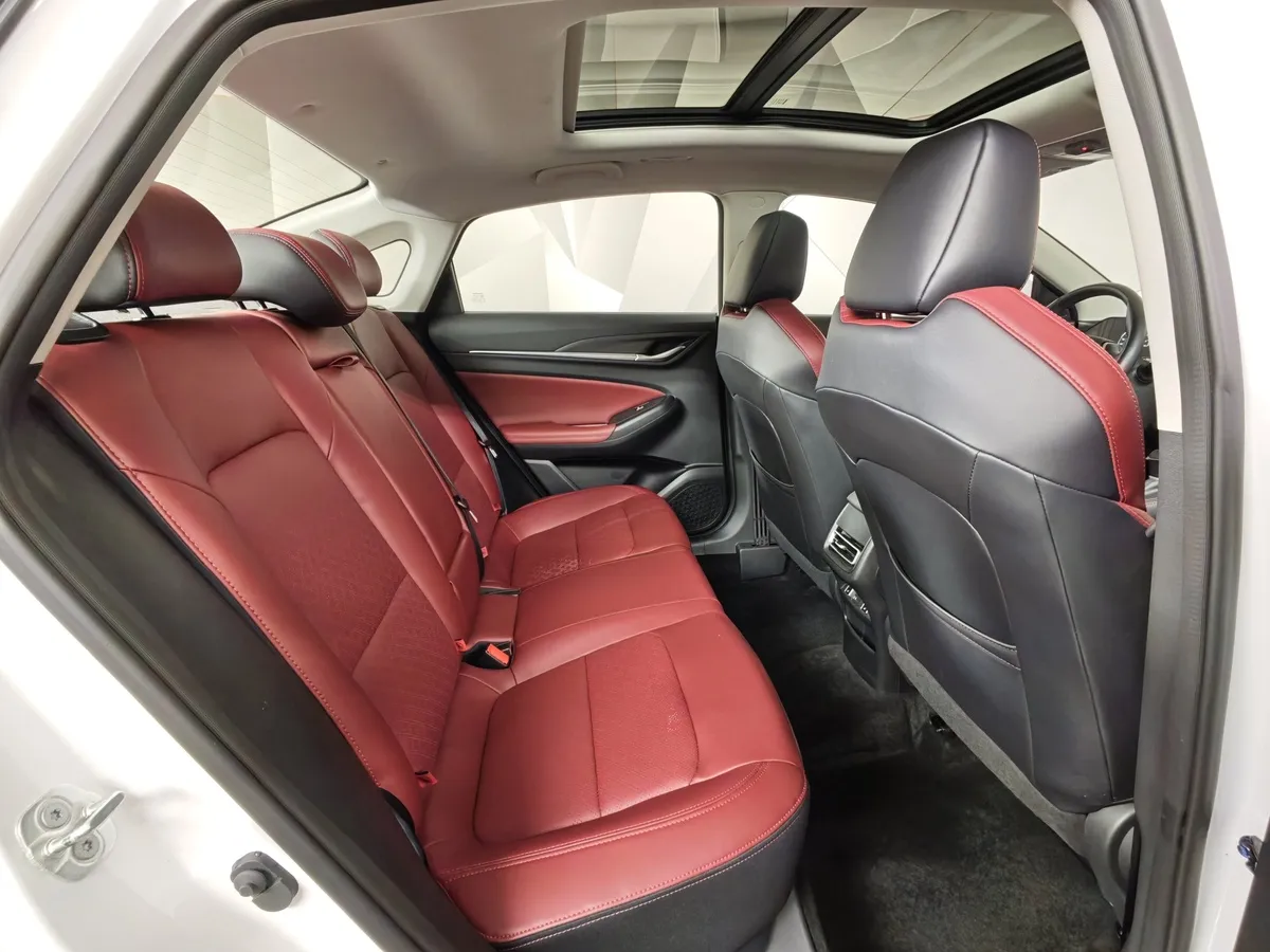 Changan Eado Plus 1.4 TGDI 7DSG 2WD (150 л.с.) DLX Белый в АВИЛОН. Слайд №15