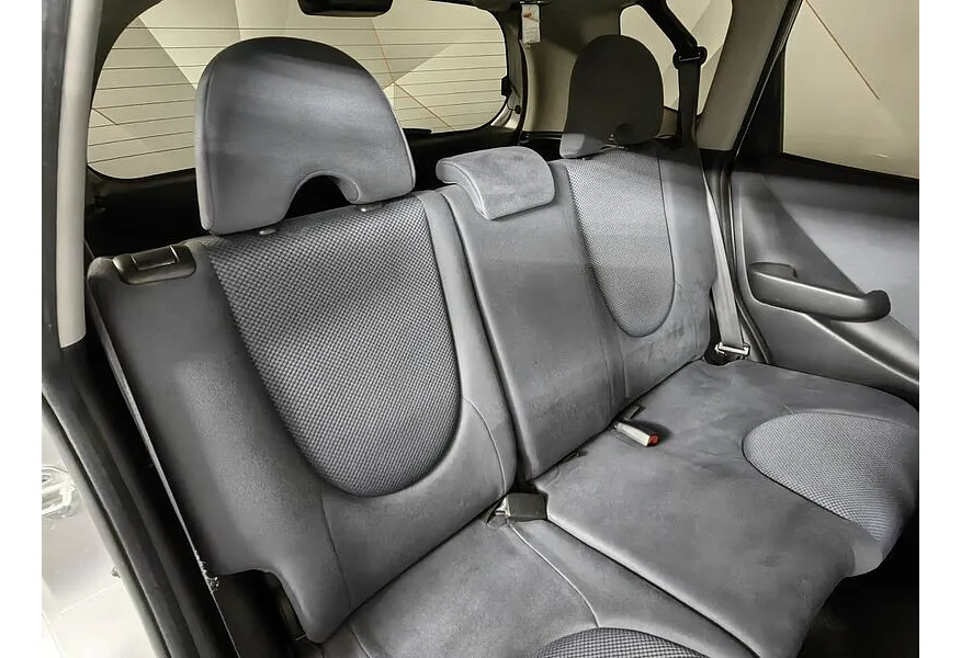 Honda Jazz 1.4 CVT (83 л.с.) Серебристый в АВИЛОН. Слайд №14 Honda Jazz 1.4 CVT (83 л.с.) Серебристый в АВИЛОН. Слайд №14