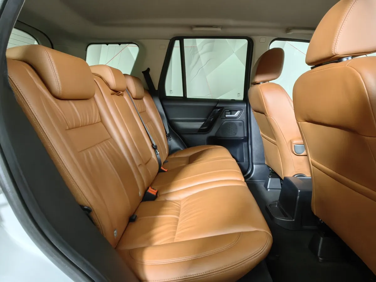 Land Rover Freelander 2.0 Si4 AT 4WD (240 л.с.) HSE Белый в АВИЛОН. Слайд №16