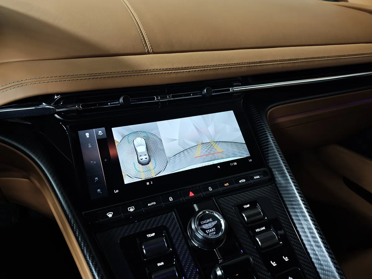 Aston Martin DB12 Volante 5.2 V12 AT (600 л.с.) Зеленый в АВИЛОН. Слайд №29