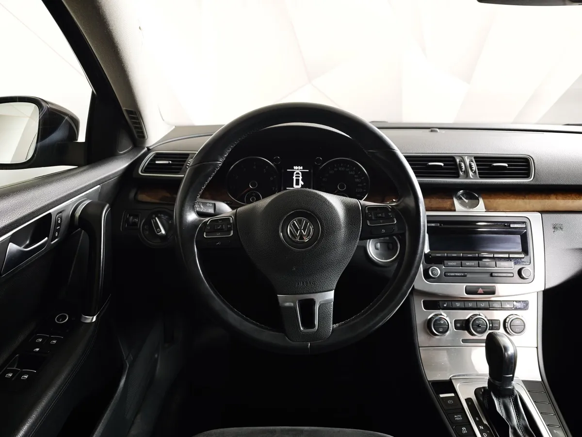 Volkswagen Passat 1.8 TSI DSG (152 л.с.) Коричневый в АВИЛОН. Слайд №19