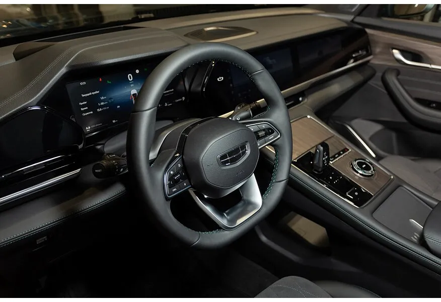 Geely Monjaro 2.0T 8AT 4WD (238 л.с.) Flagship Серый в АВИЛОН. Слайд №10