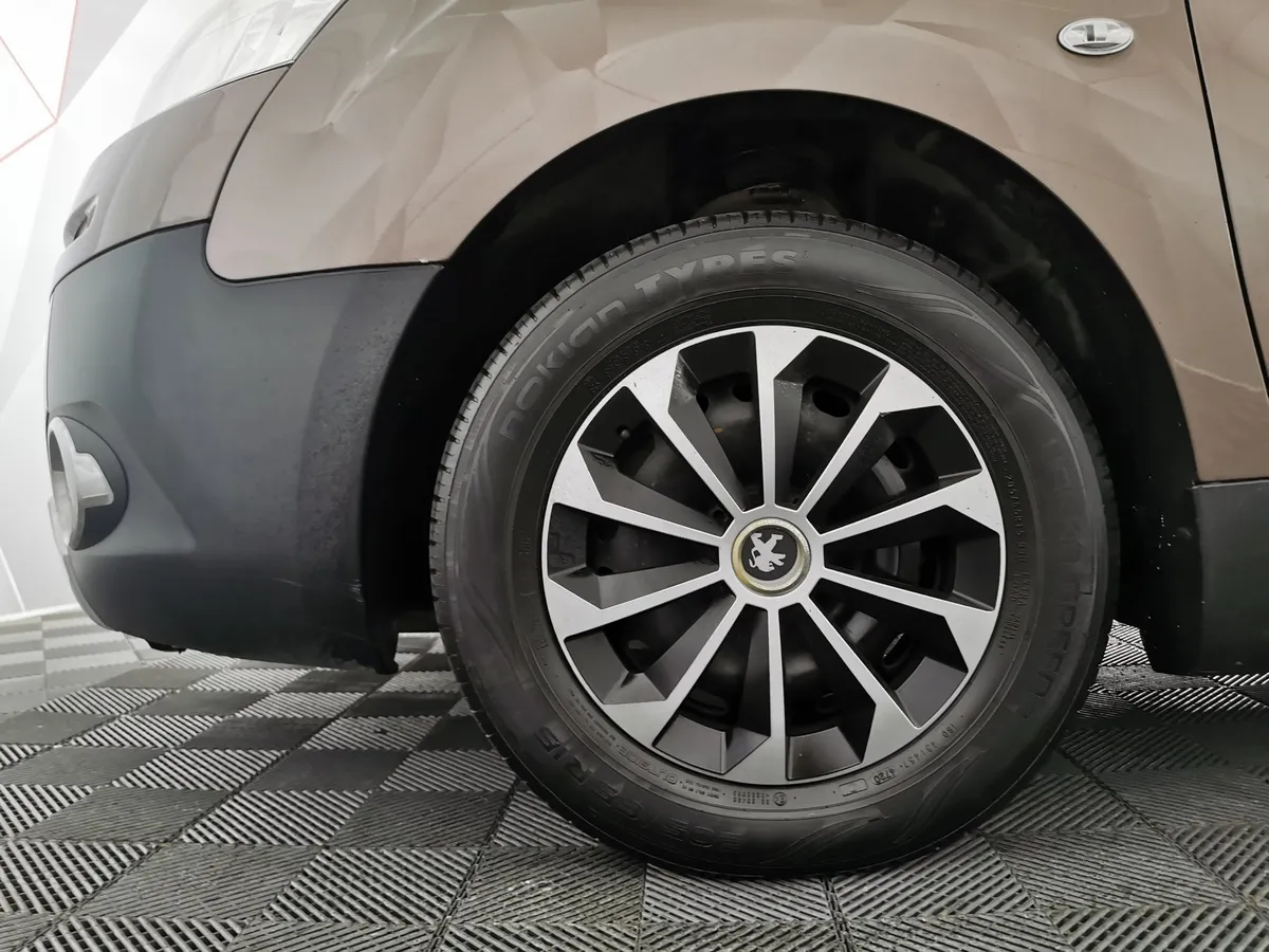 Peugeot Partner 1.6 HDi MT (90 л.с.) Коричневый в АВИЛОН. Слайд №9