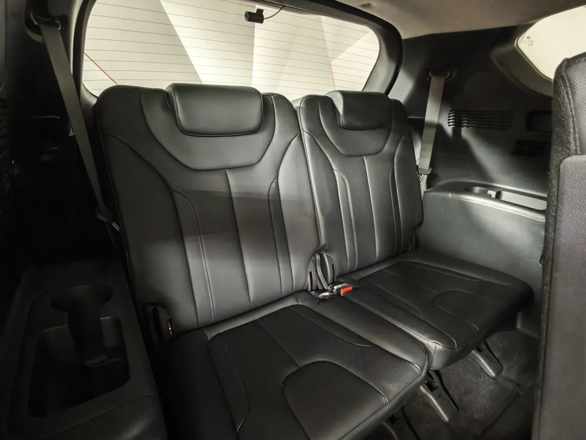 Hyundai Santa Fe 2.5 AWD 6AT (180 л.с.) High-Tech Серый в АВИЛОН. Слайд №23