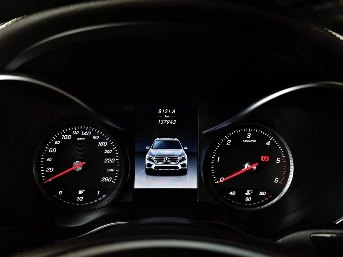 Mercedes-Benz GLC 220 d 9G-TRONIC 4MATIC (170 л.с.) Premium Серый в АВИЛОН. Слайд №18