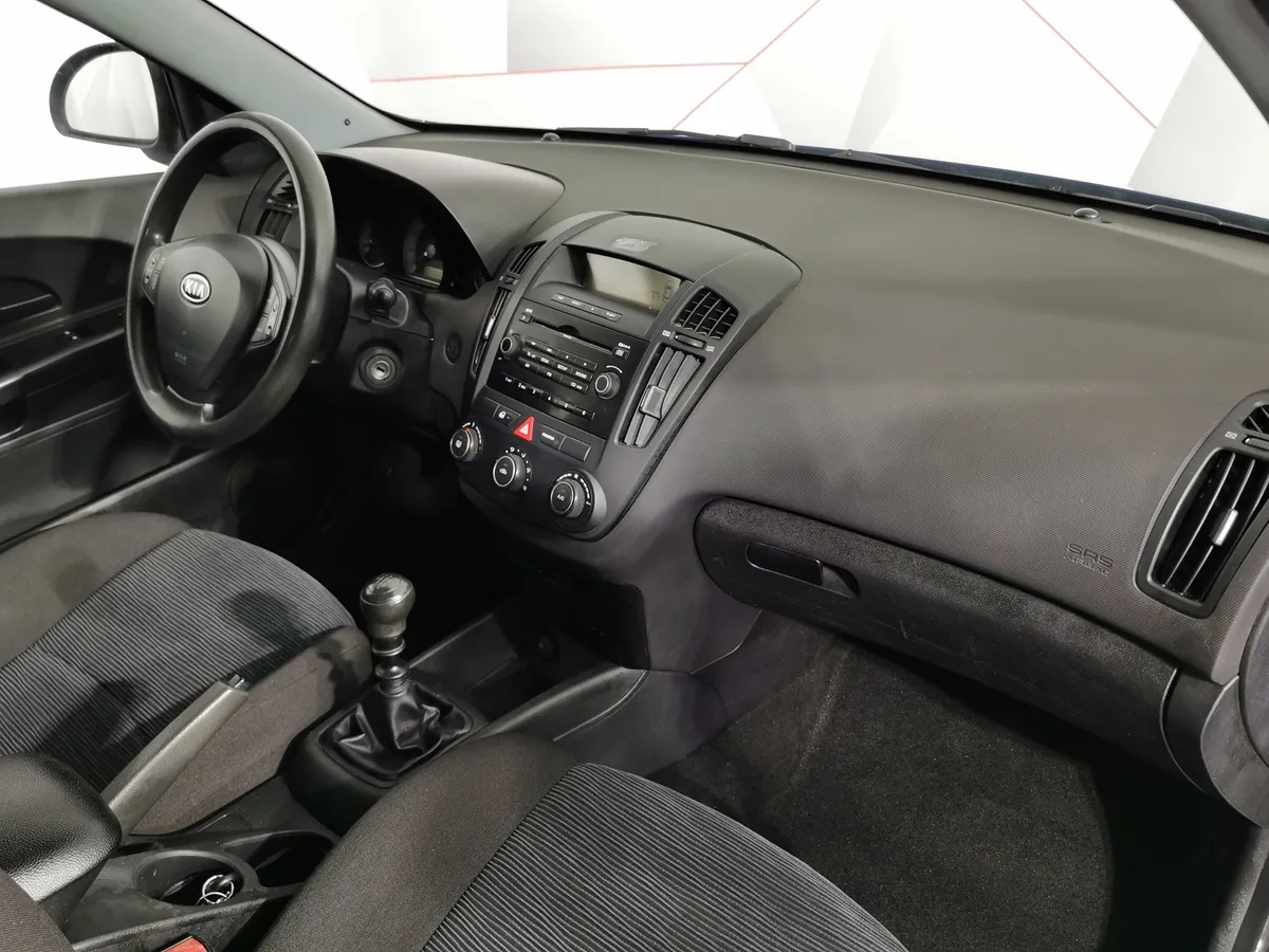 Kia Ceed 1.4 MT (109 л.с.) Синий в АВИЛОН. Слайд №12