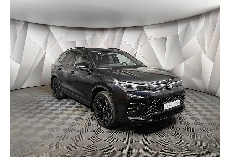 Volkswagen Tiguan 380 TSI 2.0 DSG 4WD (220 л.с.) R-Line Highline Черный в АВИЛОН. Слайд №3
