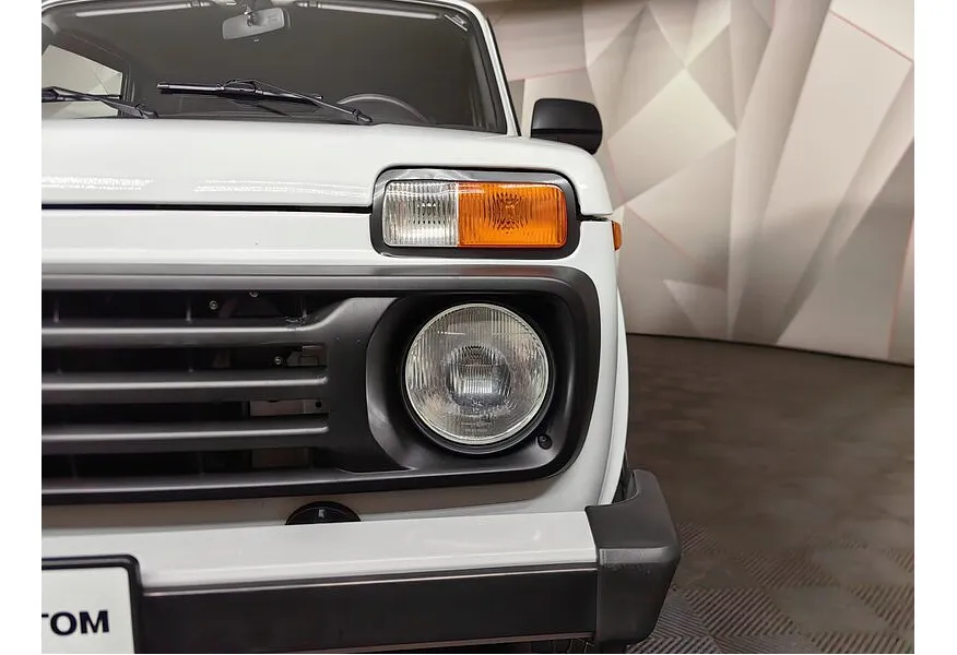 ВАЗ (Lada) 4x4 1.7 MT 8 кл. (Евро-4) (83 л.с.) Белый в АВИЛОН. Слайд №15