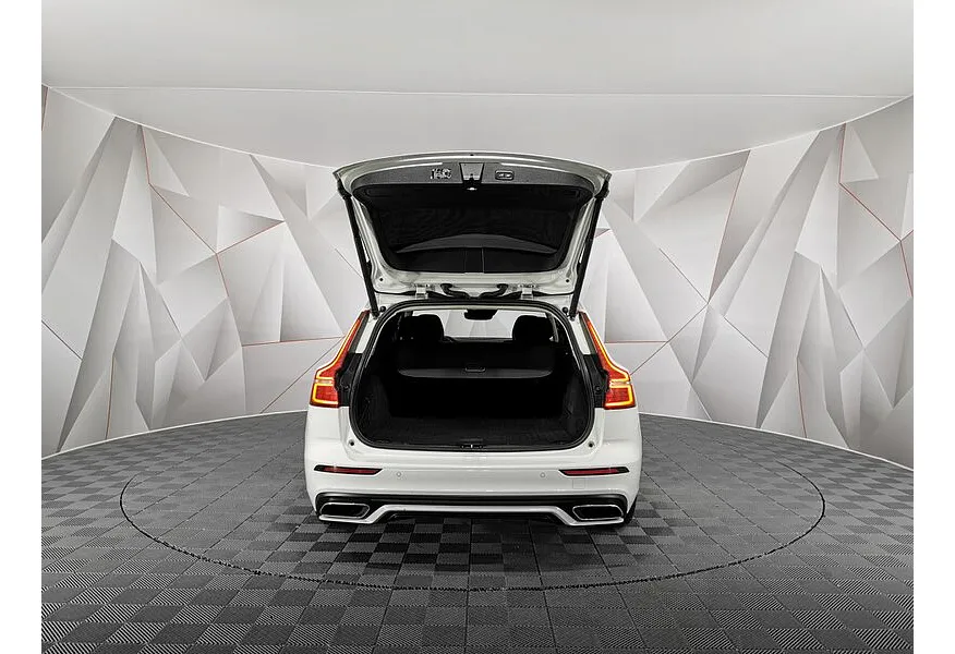 Volvo V60 Cross Country 2.0 D4 AT (190 л.с.) Momentum Белый в АВИЛОН. Слайд №12