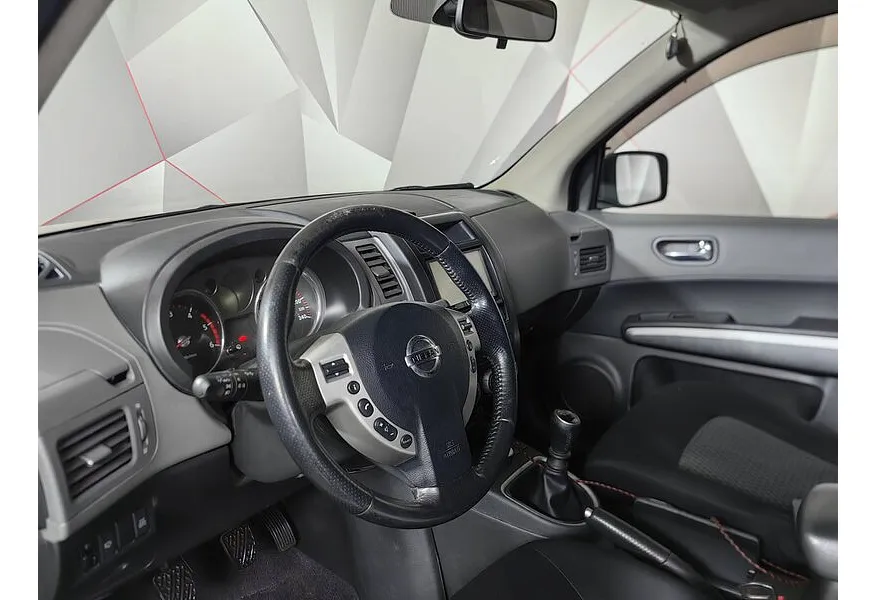 Nissan X-Trail 2.0 TD MT AWD (150 л.с.) Серебристый в АВИЛОН. Слайд №11