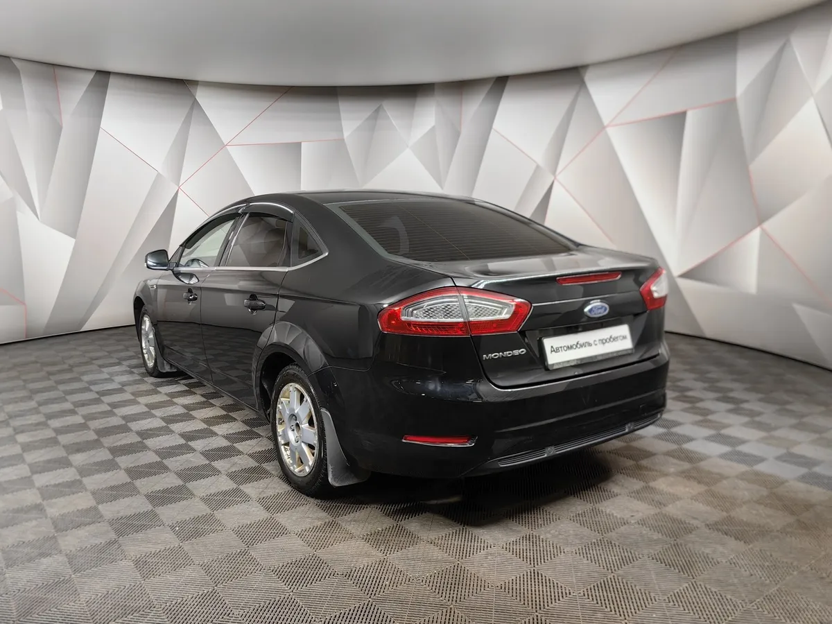 Ford Mondeo 2.0 MT (145 л.с.) Черный в АВИЛОН. Слайд №4