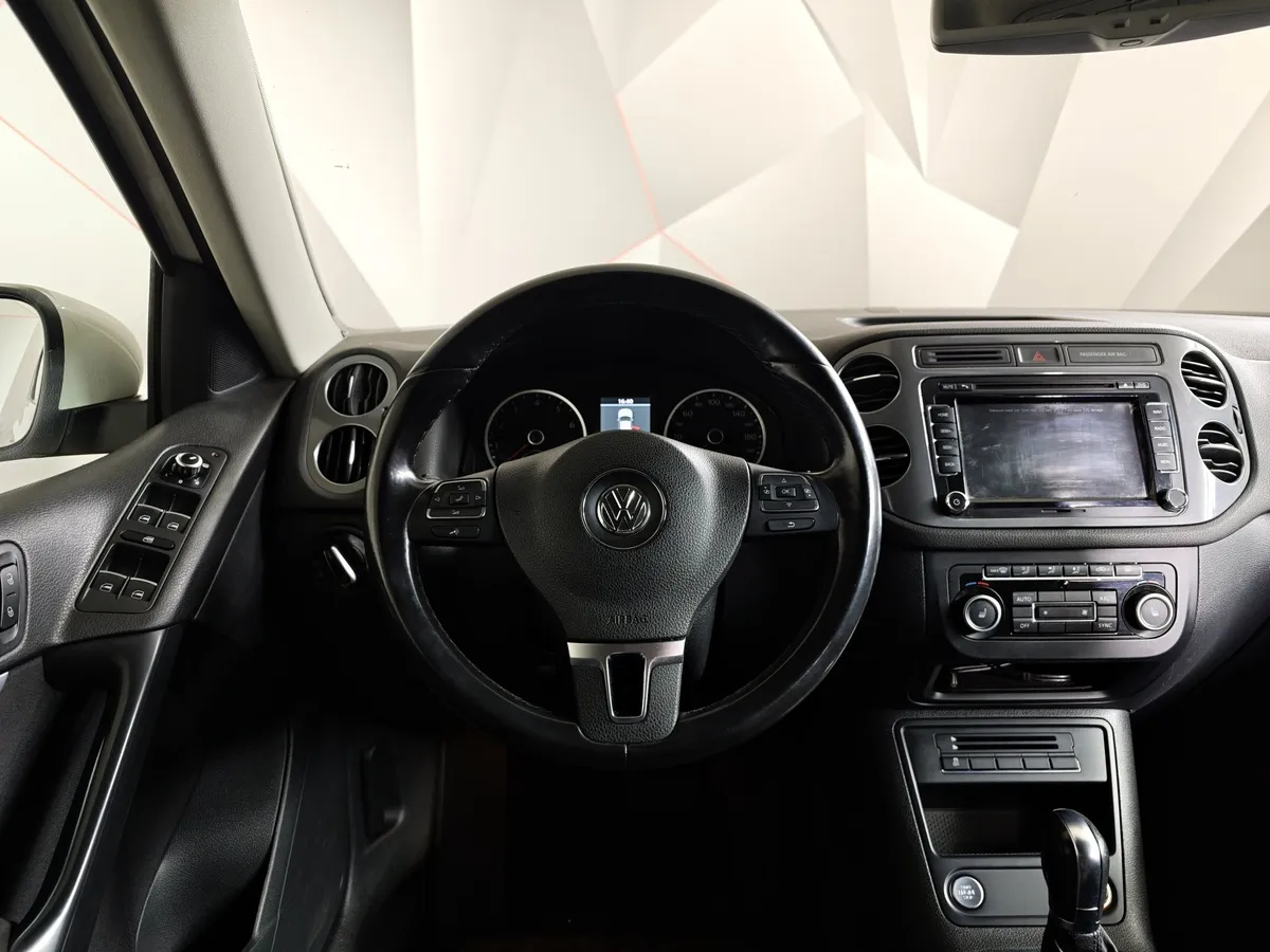 Volkswagen Tiguan 2.0 TSI 4Motion AT (170 л.с.) Track & Field Белый в АВИЛОН. Слайд №19
